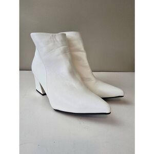 Wild Diva Boots White size 8 1/2
